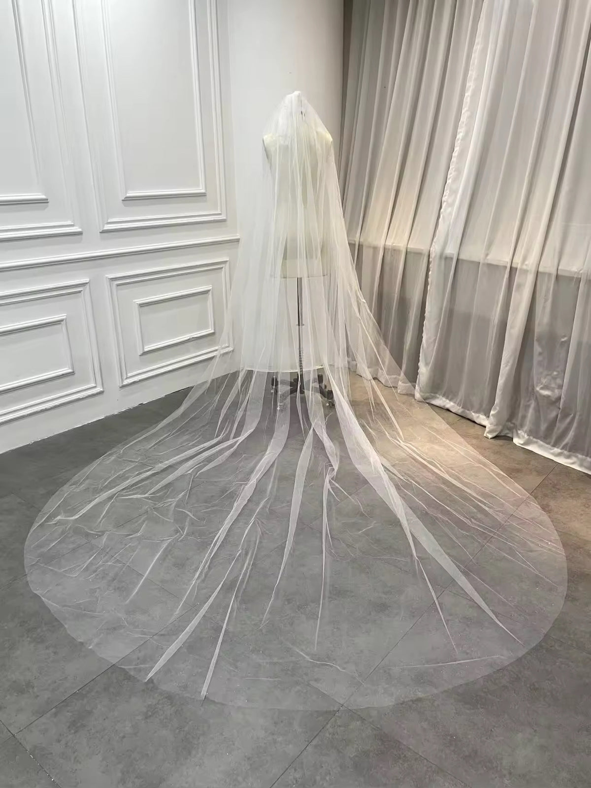 Glitter veil